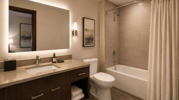 Classic Room | Bathroom | Free toiletries, hair dryer, towels, soap