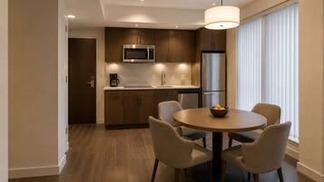 Classic Room | Dining