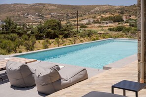 Outdoor pool - Andros Royal Villa (Koumari)
