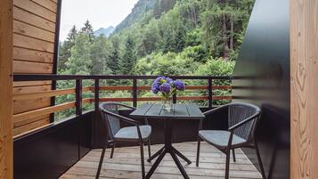 Deluxe-Apartment, 1 Schlafzimmer, Bergblick | Terrasse/Patio