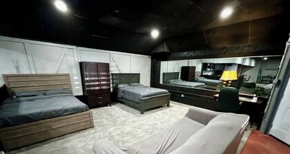 Historic Bar Turned Open Loft in Delano