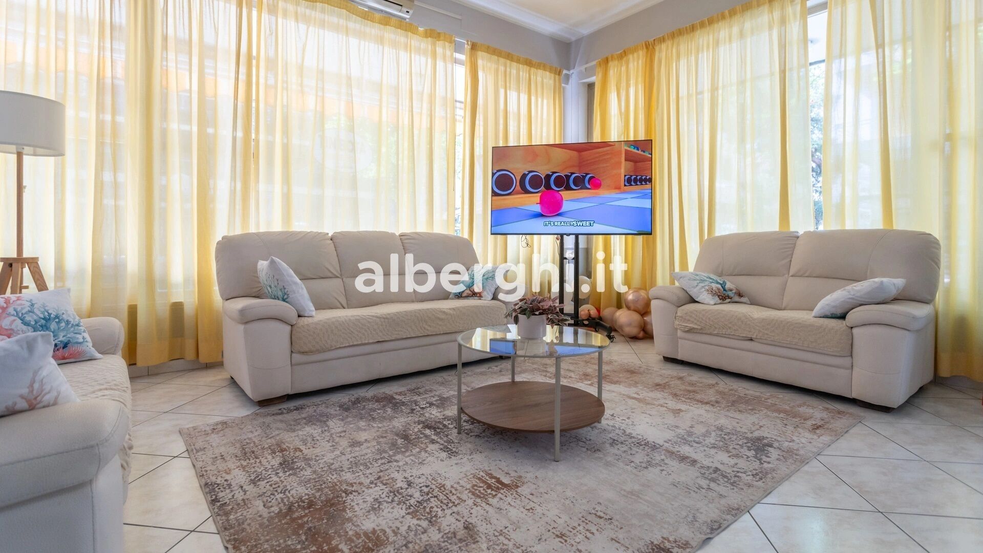 Een 32-inch ledtelevisie met digitale zenders