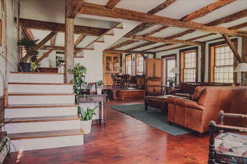 Winterfound Farm, Full Farmhouse & Barn for Groups