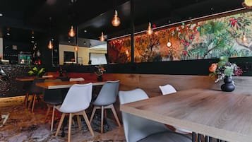 Lobby-Lounge
