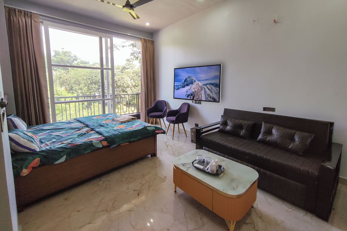 Standard-Vierbettzimmer, Balkon, Bergblick | Kostenloses WLAN