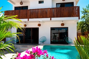 Outdoor pool - Luxury Villa Emma . Private Pool . Beach Club Access •4 King Suites •Walk to the Beach (Holbox)