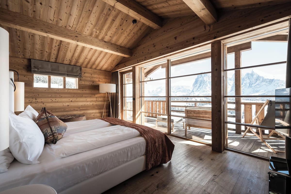 Family Chalet | Desk, laptop workspace, WiFi (free)