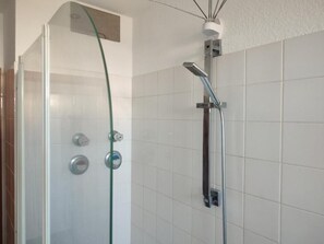 Bathroom - BS3 Property, Bierstadter Str. 29, Near Wiesbaden (Wiesbaden)