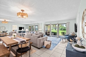 Smart TV - 3BR Edgewater Condo | Pools, Golf, Tennis & Private Beach Access! (Panama City Beach)