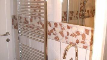 Double Room | Bathroom