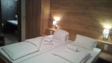 Double Room | Soundproofing, free WiFi