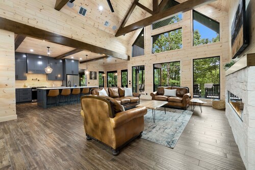 Roaring River Hideaway-Epic Patio w/HotTub-Gameroom