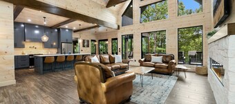 Roaring River Hideaway-Epic Patio w/HotTub-Gameroom