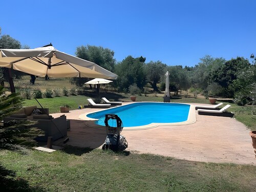 Villa 'Casale La Ferrata' with Private Pool, Wi-Fi and Air Conditioning