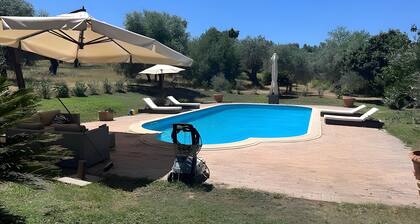 Villa 'Casale La Ferrata' with Private Pool, Wi-Fi and Air Conditioning