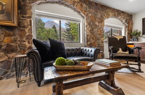 New Listing!  7BR Luxury Lodge | A/C | 3 Kitchens | Sauna & Wine Room