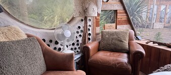 Private Cosy Cabin With sea View Sleeps 2