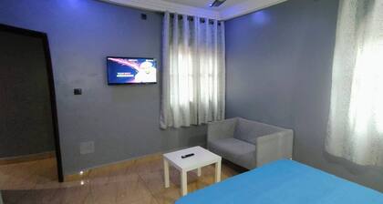 Room-economy 2 Bedrooms Studio Flat In L