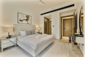 3 chambres, coffre-fort, accès au Wi-Fi (inclus), literie fournie