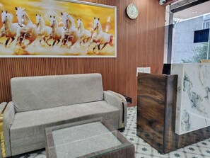House | Reception - Deluxe Hotel Valley View (Patiala)