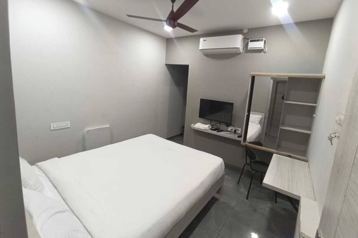 Deluxe Double Room | Soundproofing, WiFi (free)