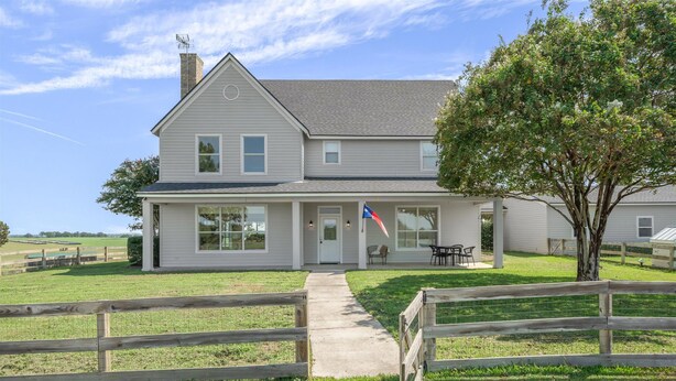 Unclassified image, 1 of 22, button - Picturesque Ranch House Retreat/Cattle Ranch/Twin Lakes/First Monday (Canton)