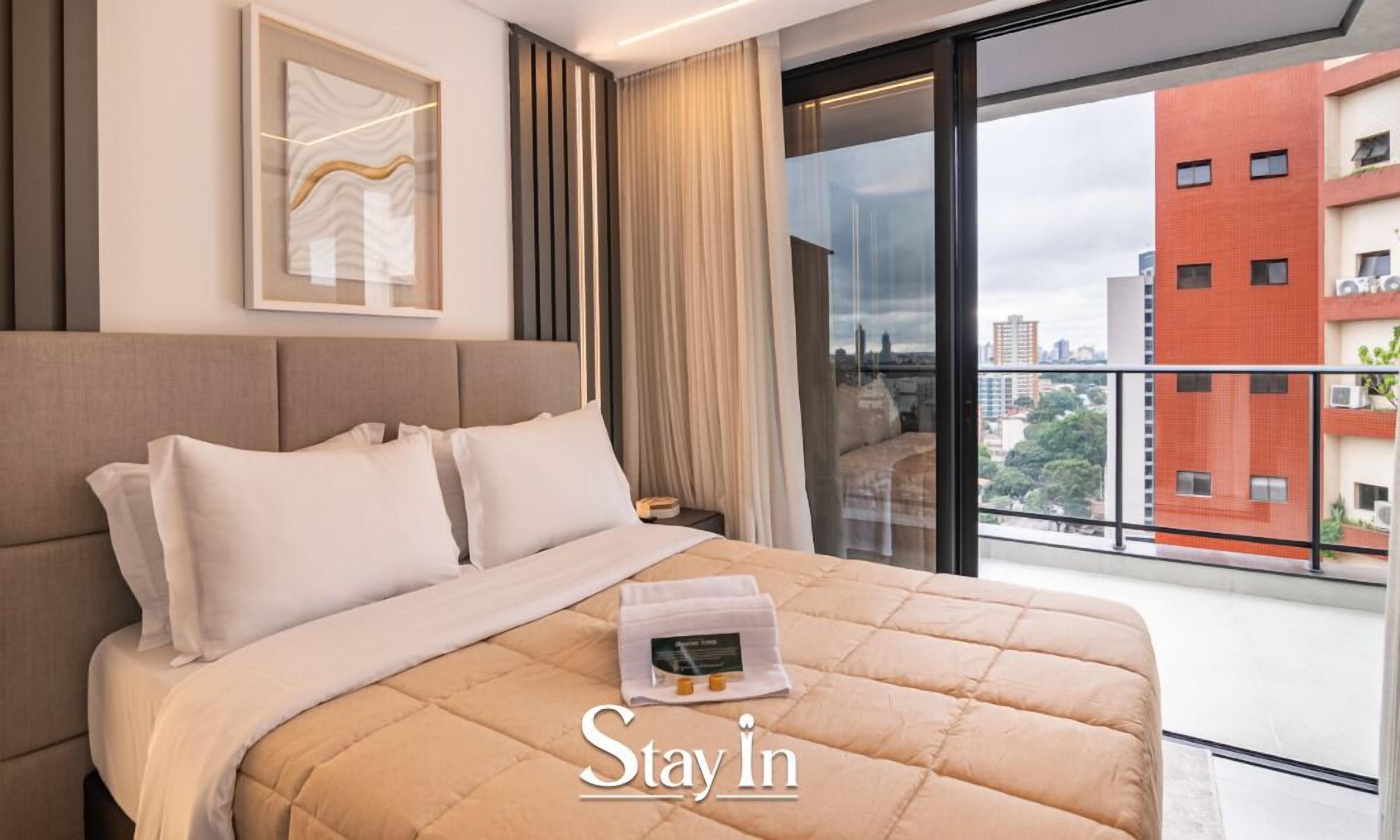 Apartamento de lujo, vistas a la ciudad | Escritorio, espacio para trabajar con un portátil, wifi gratis