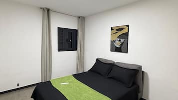 Travel cot, free WiFi, bed sheets
