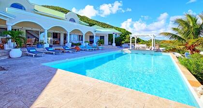 300m² villa with a 180° ocean view of St. Barths, Tintamar, and Pinel