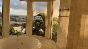 Unclassified image, 4 of 6, button - 300m² villa with a 180° ocean view of St. Barths, Tintamar, and Pinel (st martin     francaise)