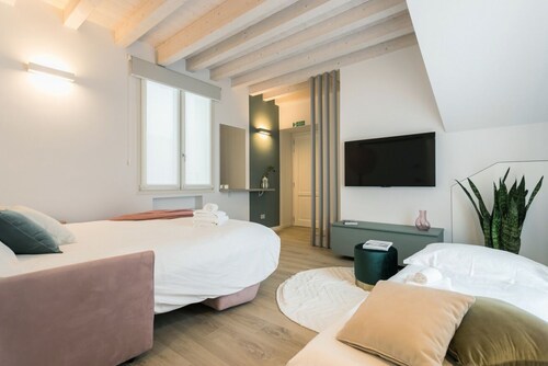 GuestHost - Vivaldi Primavera Apartment