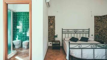Double Room, Valley View | Desk, laptop workspace, free WiFi