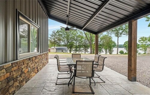 Barndominium Near Mt. Magazine & Lake Access