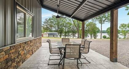 Barndominium Near Mt. Magazine & Lake Access