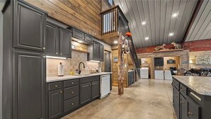 Interior - Barndominium Near Mt. Magazine & Lake Access (New Blaine)