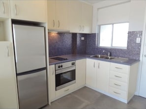 Private kitchen - Amazing River Views- 2br Apartment -Free Parking in Fremantle near George Street (Fremantle)