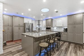 House, Multiple Beds (Jordan's Sunny Days) | Private kitchen - Jordan's Sunny Days (Port Orange)