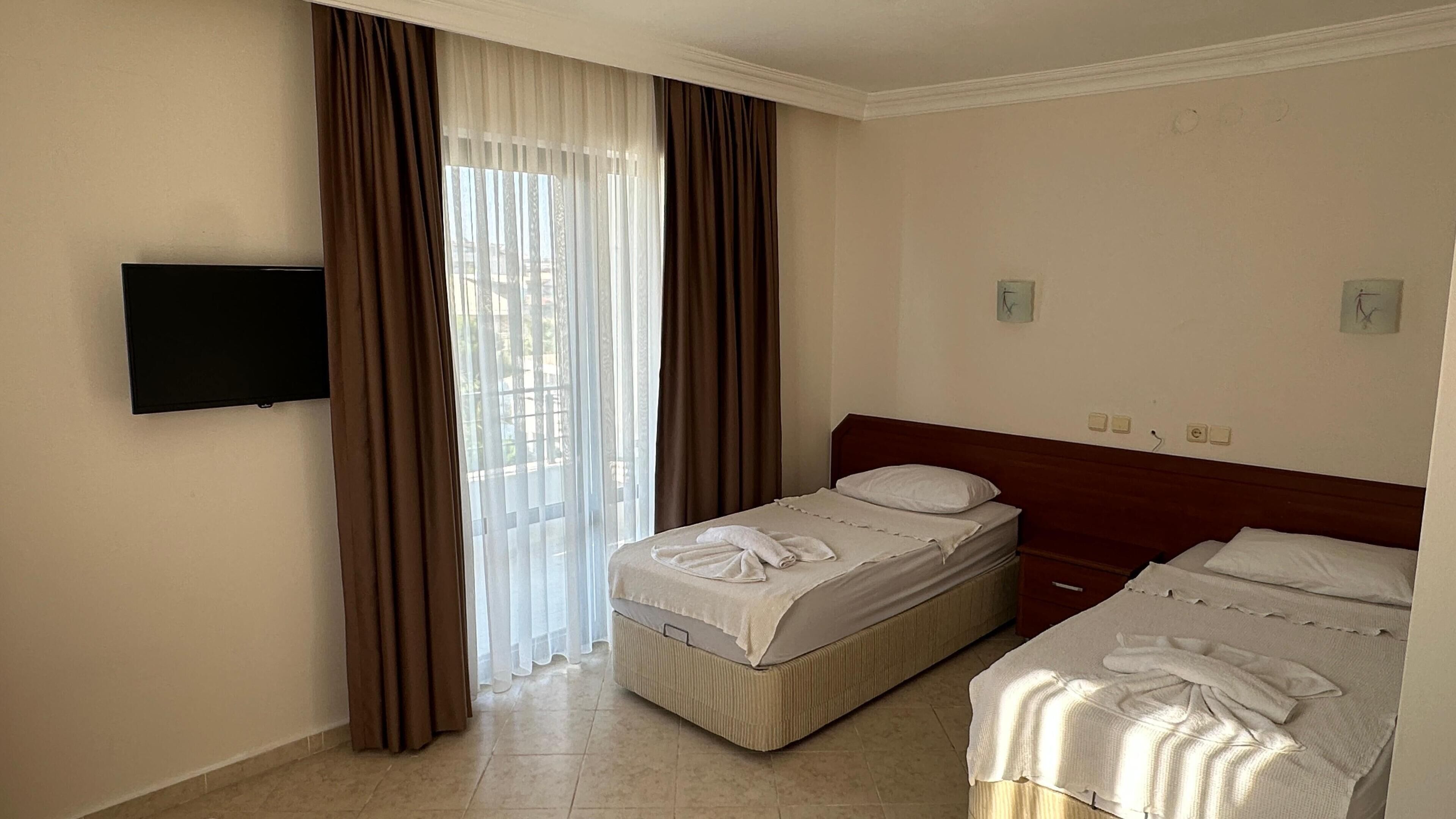 Room, Balcony | Free WiFi