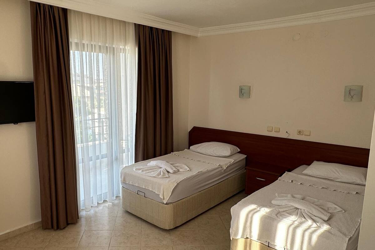 Room, Balcony | WiFi (free)