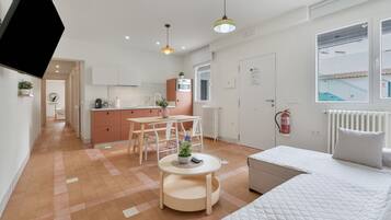 2 dormitorios, tabla de planchar con plancha, wifi y ropa de cama