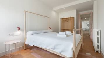 2 habitaciones, tabla de planchar con plancha, wifi y ropa de cama