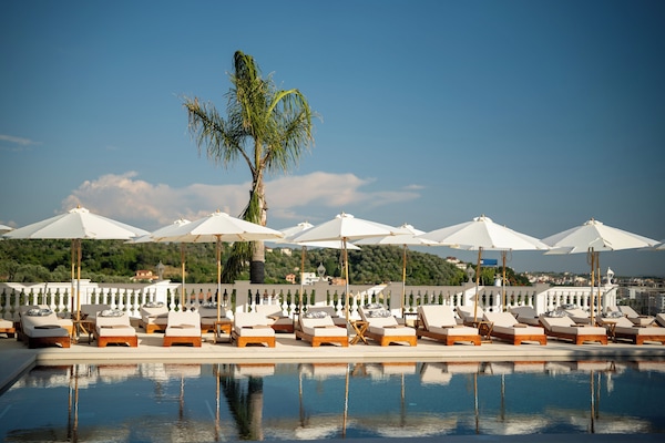 Standard Room | Pool | Outdoor pool