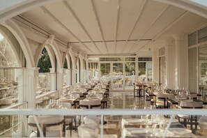 Standard Room | Dining - Palma D'Oro - Luxury Hotel & events (Durres)