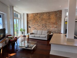 Interior - 1-bedroom spacious apartment with amazing view and cozy terrace (Panama City)