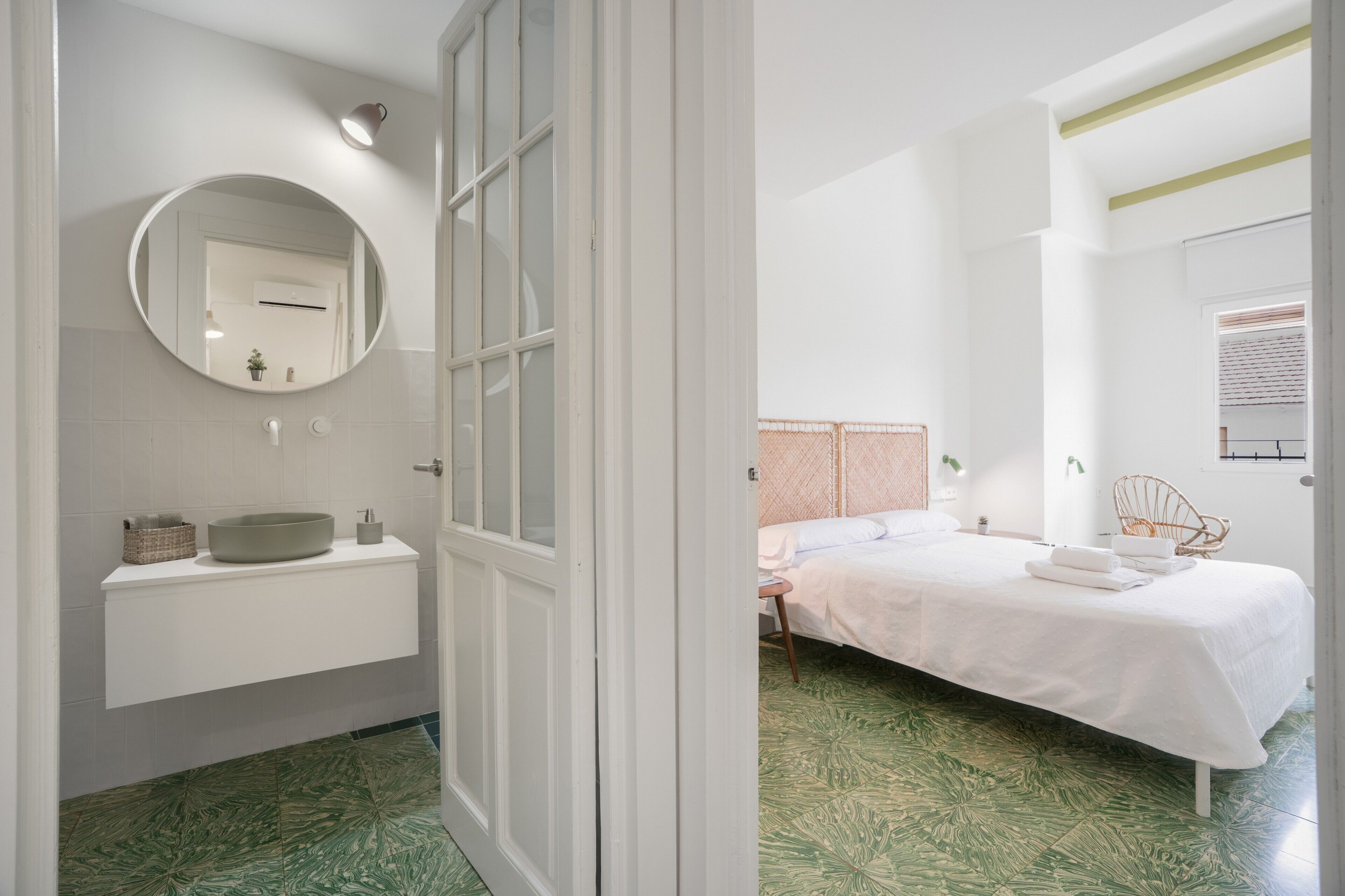 2 slaapkamers, een strijkplank/strijkijzer, wifi, beddengoed