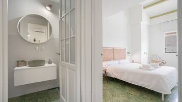 2 slaapkamers, een strijkplank/strijkijzer, wifi, beddengoed