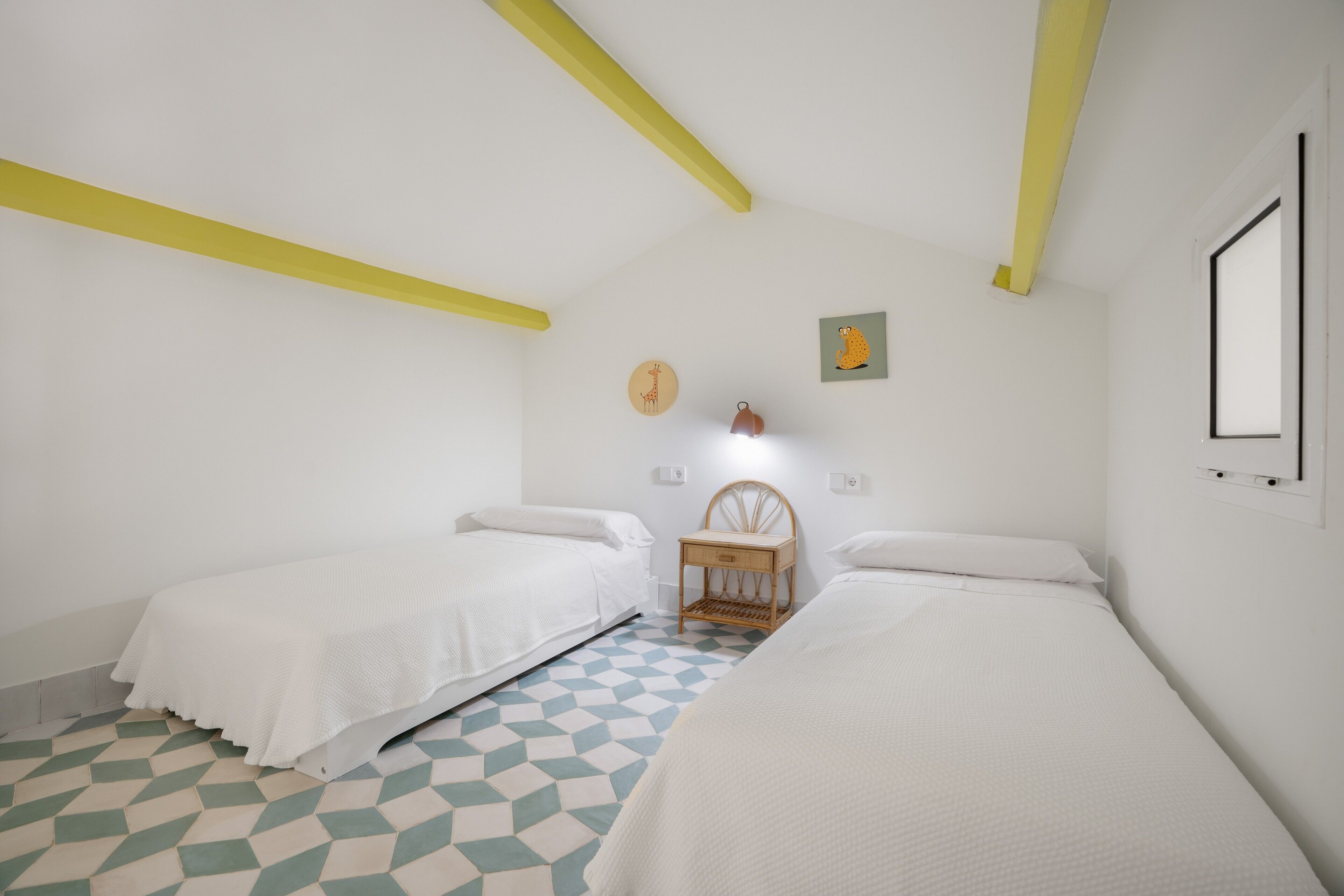 2 dormitorios, tabla de planchar con plancha, wifi y ropa de cama