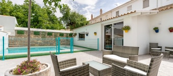 Apartment 'Raízes 22 - 5' with Shared Pool, Wi-Fi, and Air Conditioning
