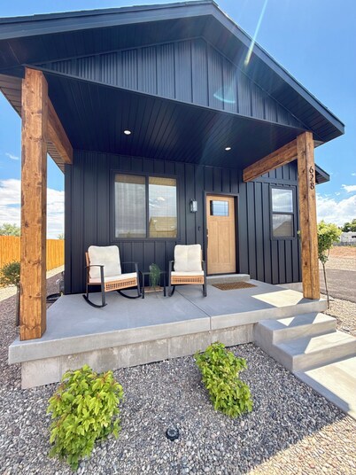 Newly Built - Modern Tiny House Near Downtown
