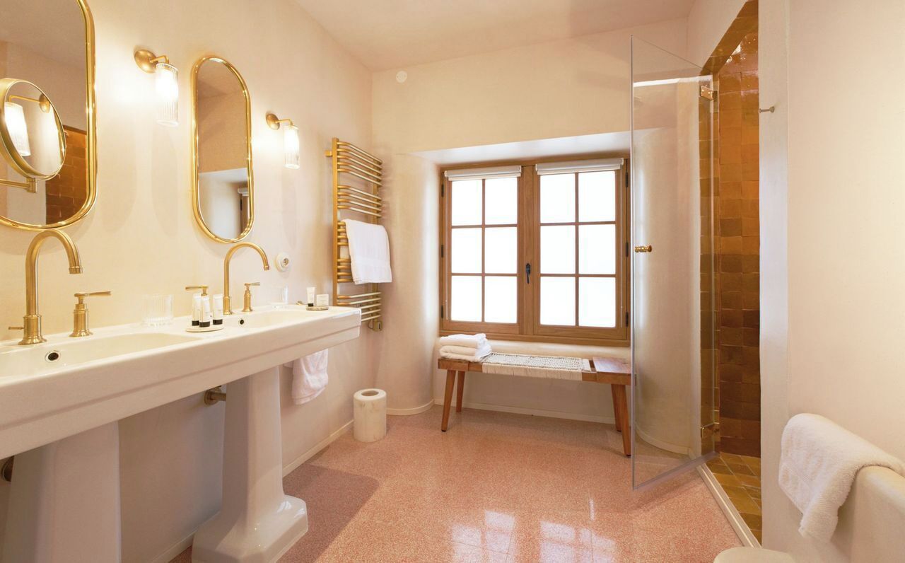 Premium-Doppel- oder -Zweibettzimmer, Nichtraucher, eigenes Bad | Badezimmer | Haartrockner, Hausschuhe, Handtücher, Seife